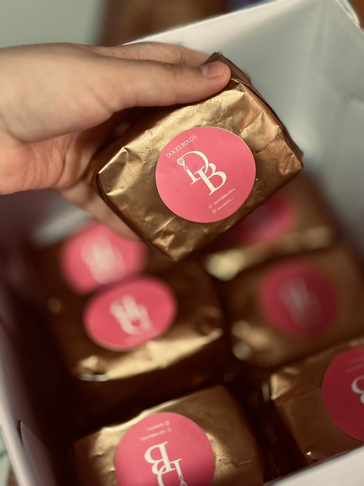 Bolo decorado com acabamento delicado